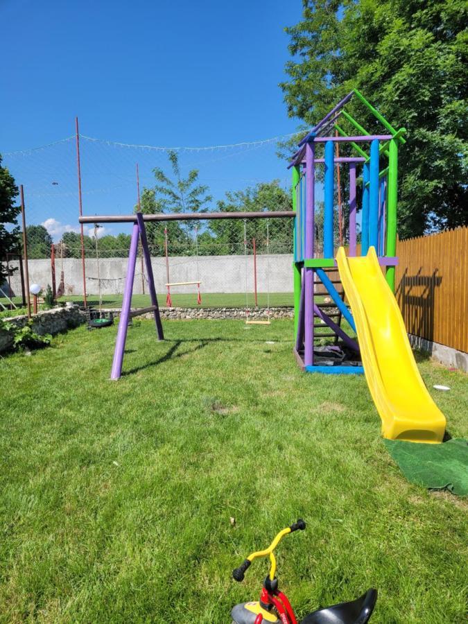 ホテル Casa Luca Sîmbăta de Sus エクステリア 写真