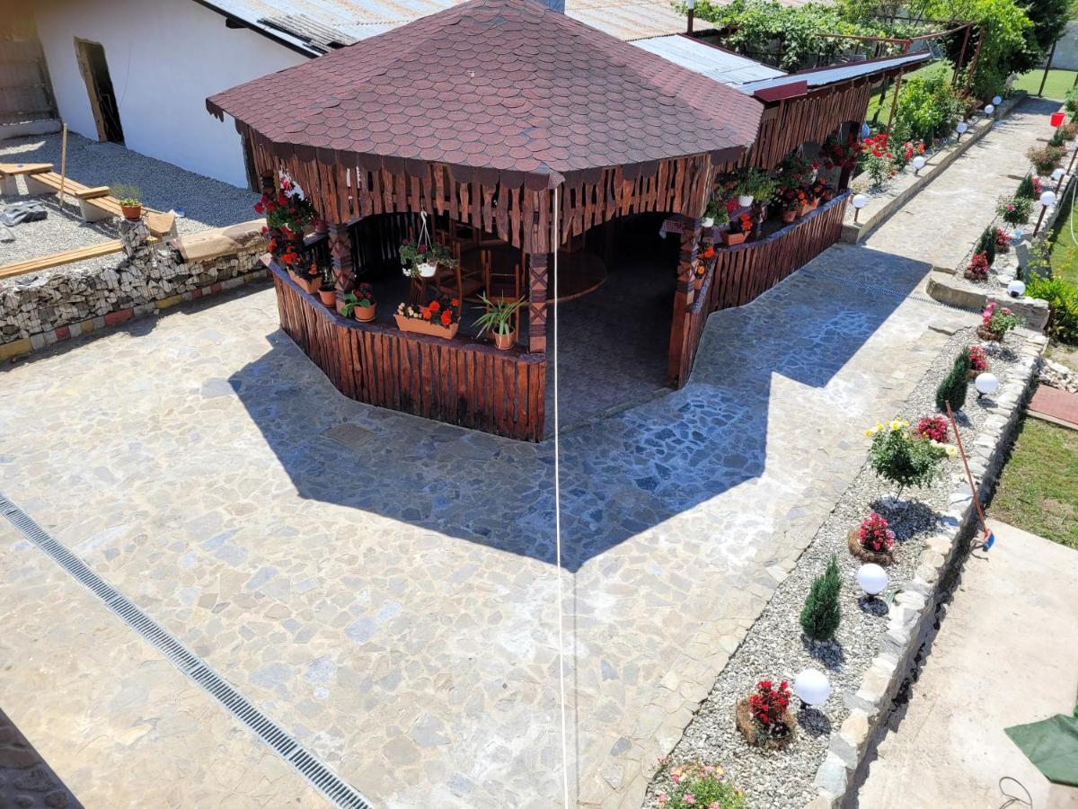 ホテル Casa Luca Sîmbăta de Sus エクステリア 写真
