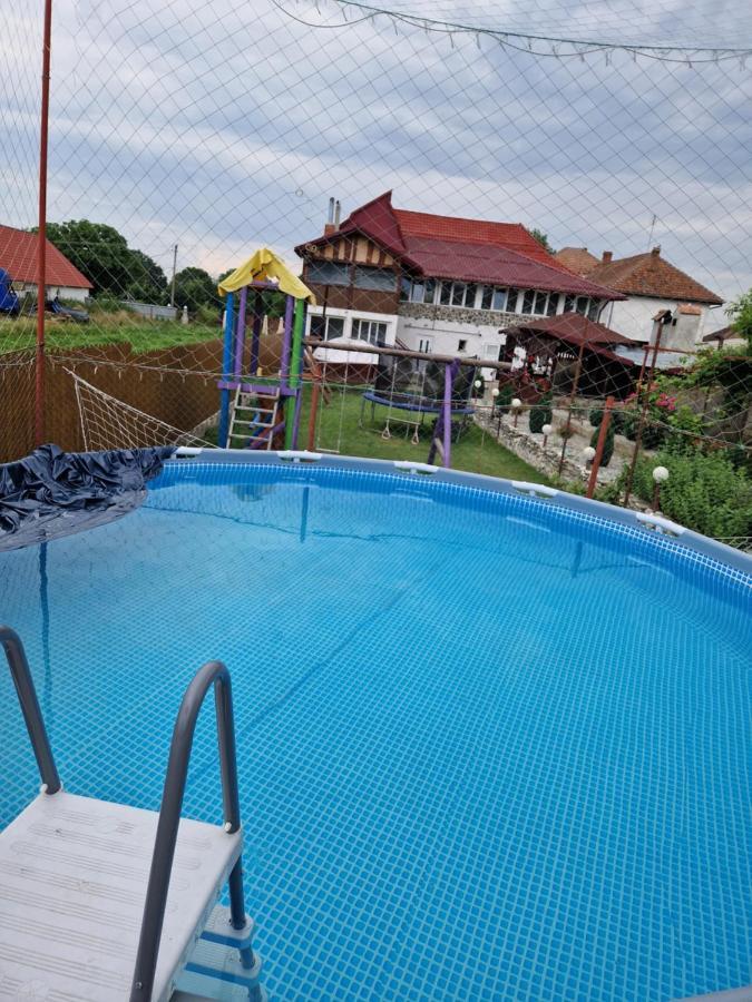 ホテル Casa Luca Sîmbăta de Sus エクステリア 写真