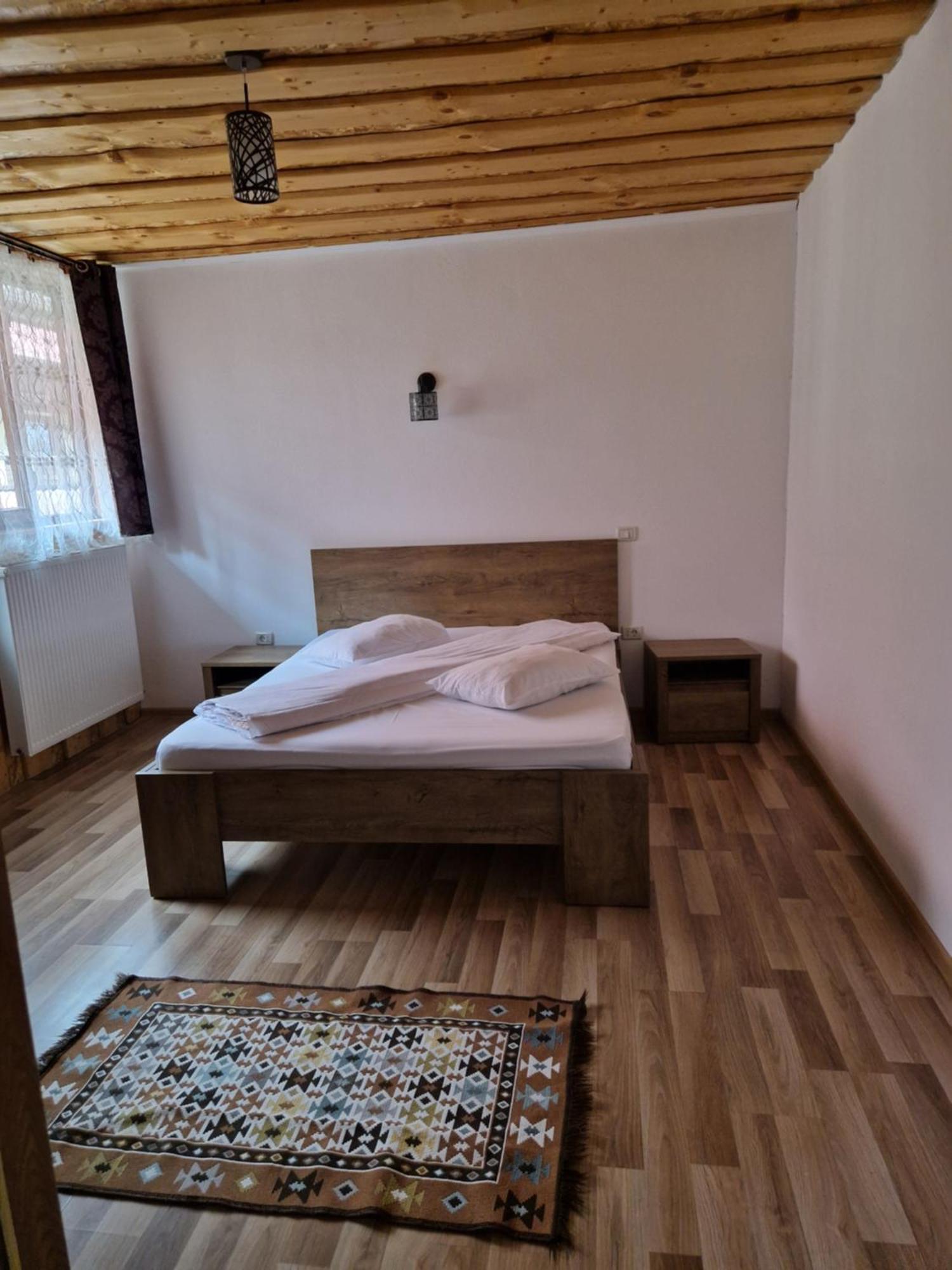 ホテル Casa Luca Sîmbăta de Sus エクステリア 写真